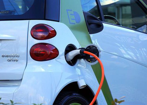Czy opłaca się kupić samochód elektryczny w Polsce?